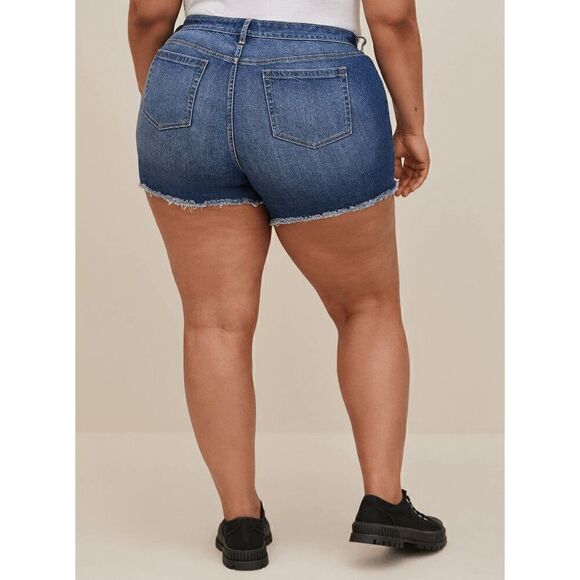 Torrid 5 Inch Vintage Stretch Mid-Rise Short Blue Distressing Size 24 NWT - Picture 9 of 10